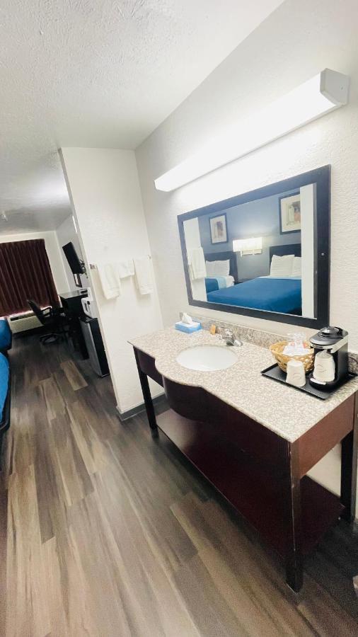 Pinckneyville Inn And Suites Экстерьер фото